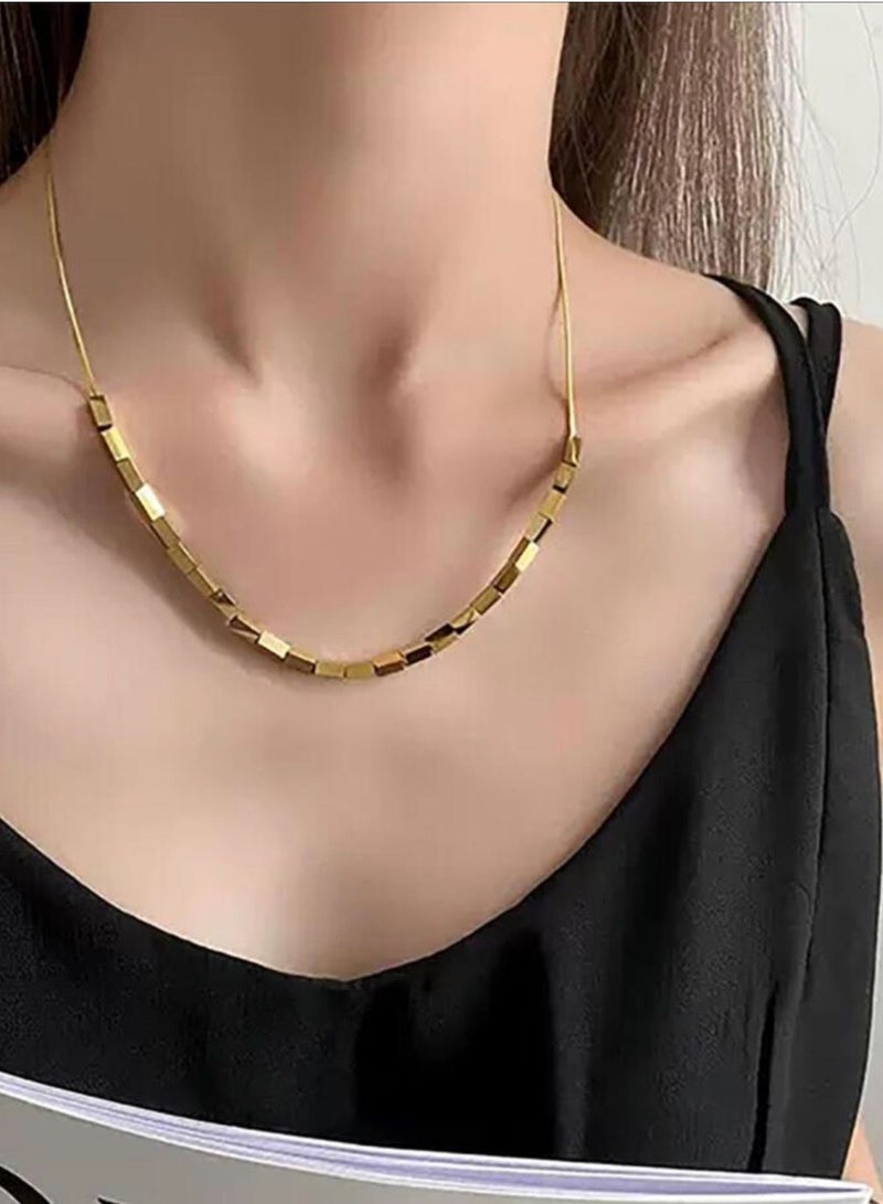 نيو ستايل سلسال نسائي أنيق  من الاستانلس ستيل مطلي باللون الذهبي عيار 18 - Image 1