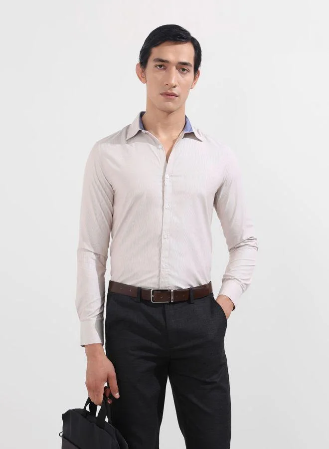 شركة المرآب الهندية Men Slim Fit Striped Cutaway Collar Full Sleeves Shirt