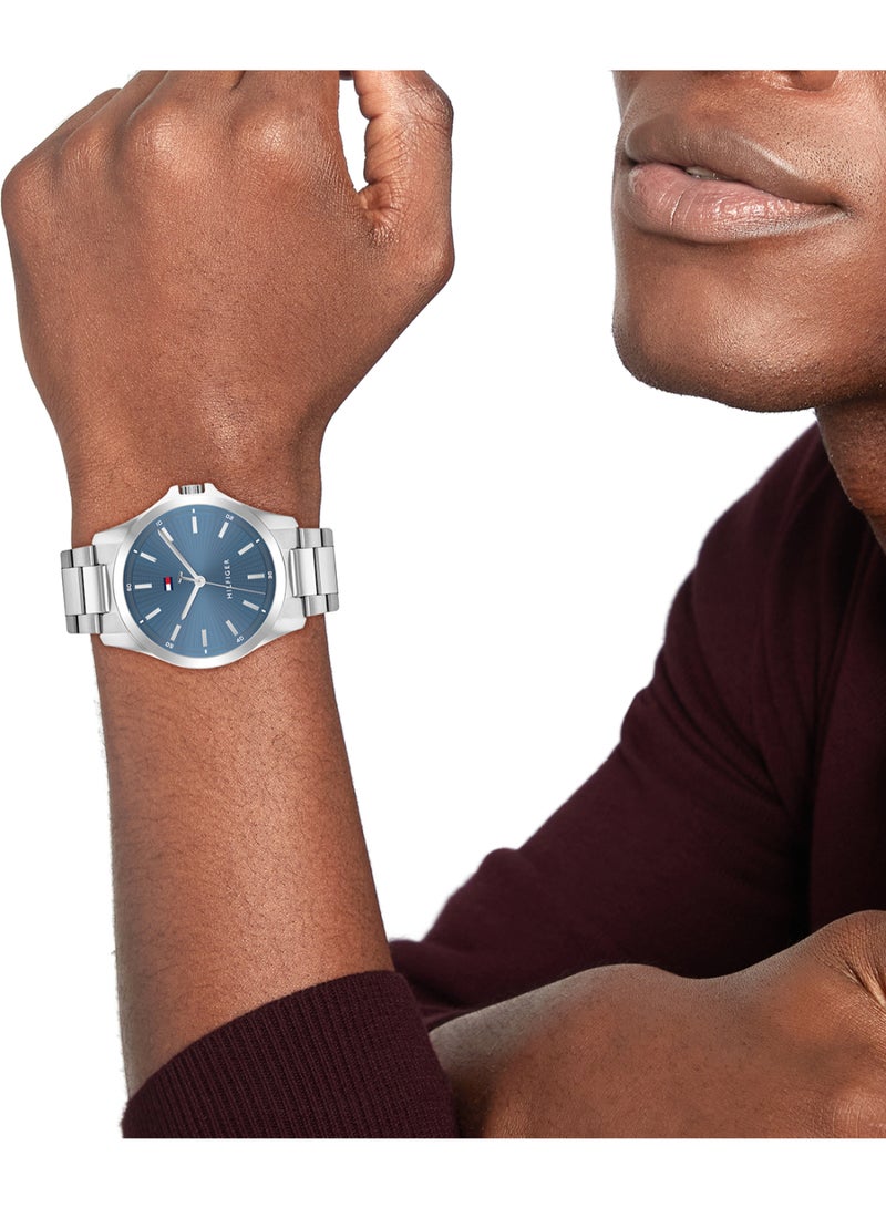 TOMMY HILFIGER ساعة تومى هيلفيغر التناظرية للرجال بحالة زرقاء - 1710670 - Image 4