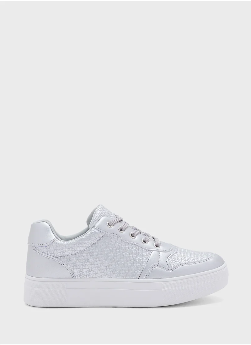 جينجر Embossed Panel Sneaker