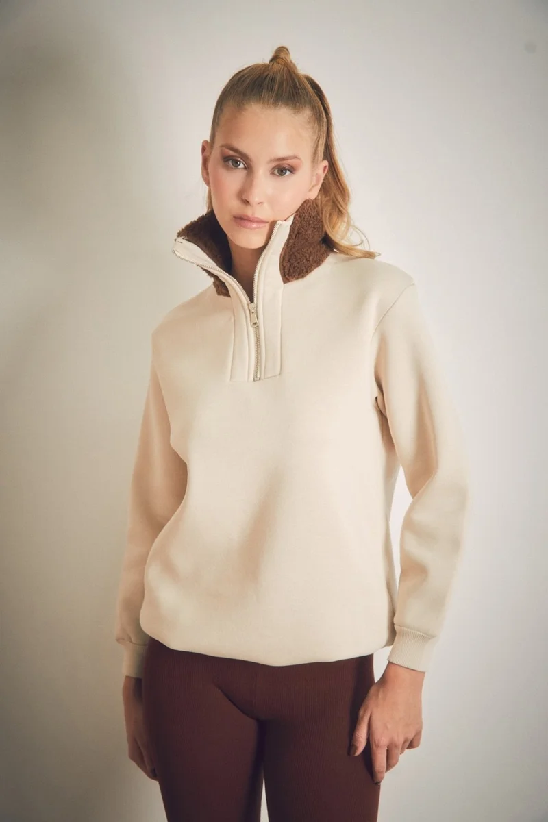 FullaModa Basic Sweatshirt with Plush Collar and Waist Stopper