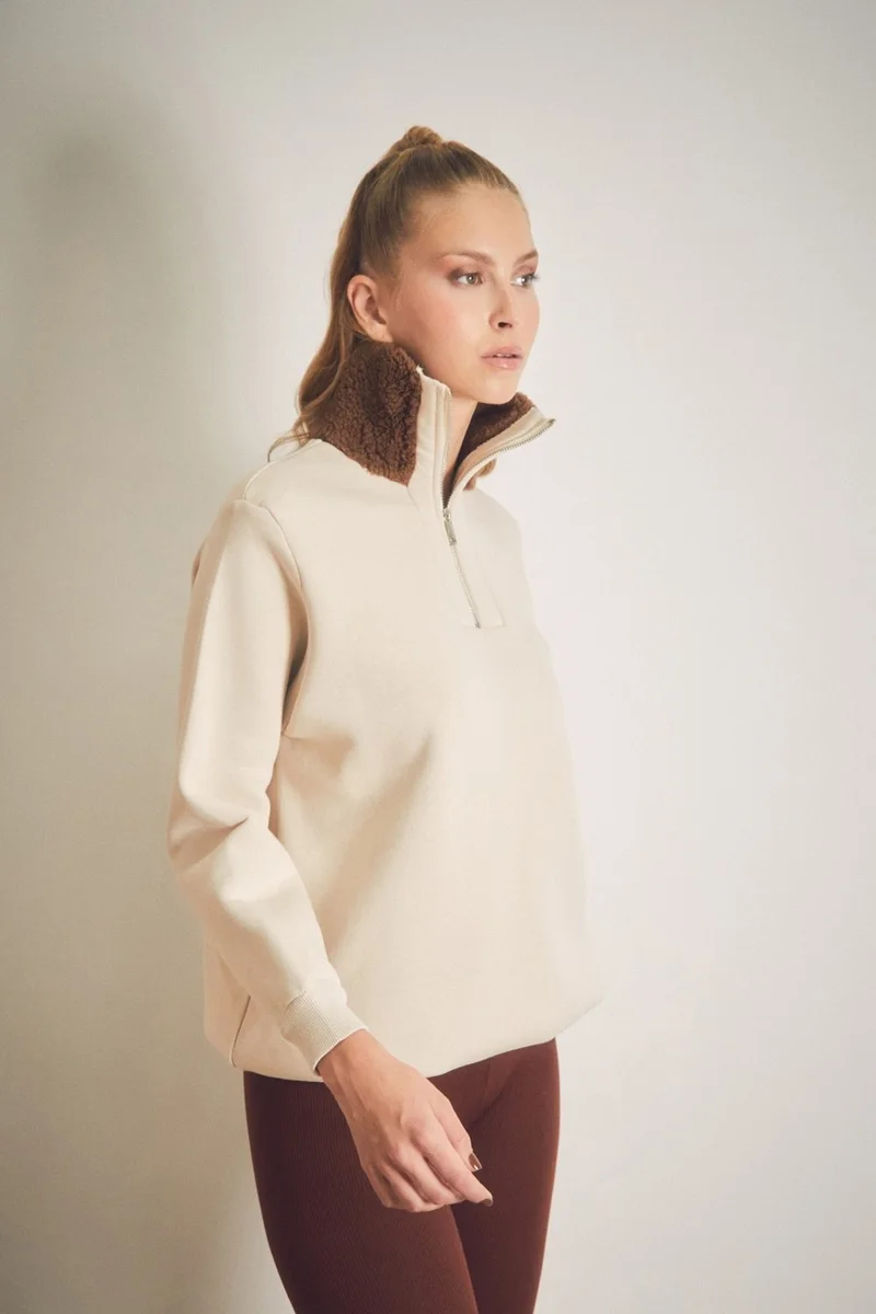 FullaModa Basic Sweatshirt with Plush Collar and Waist Stopper