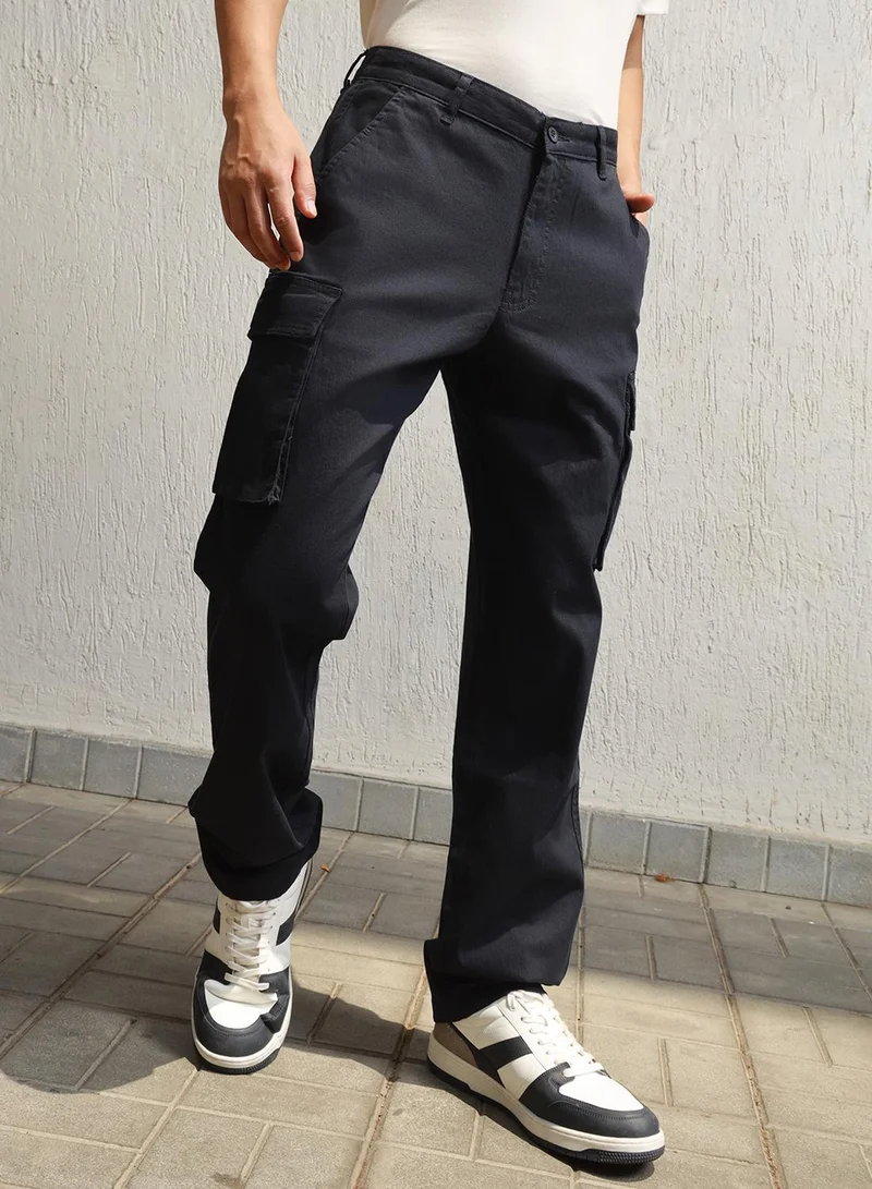 هوبرهولمي Men's Navy Cotton Blend Solid Pattern Full Length Cargo Relaxed Trouser