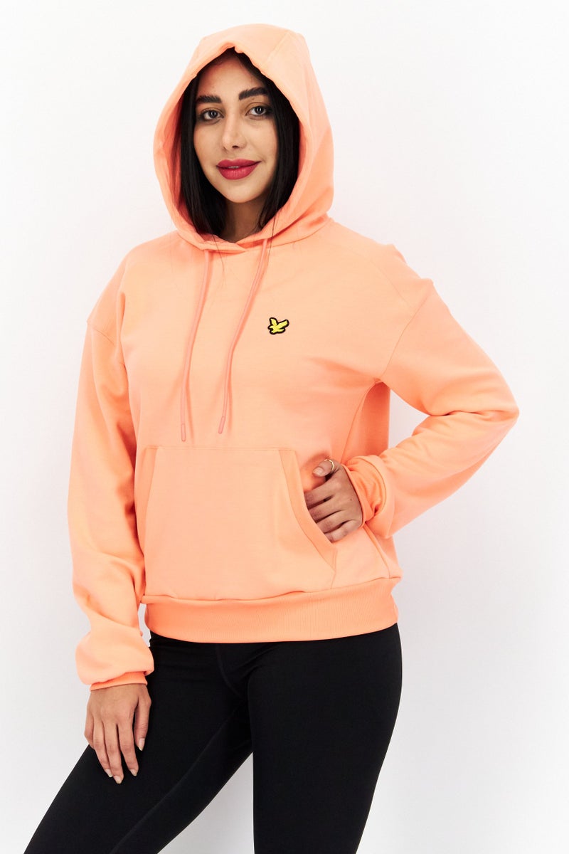 Lyle & Scott هودي بغطاء رأس بشعار العلامة التجارية للنساء بأكمام طويلة، كورال - Image 1