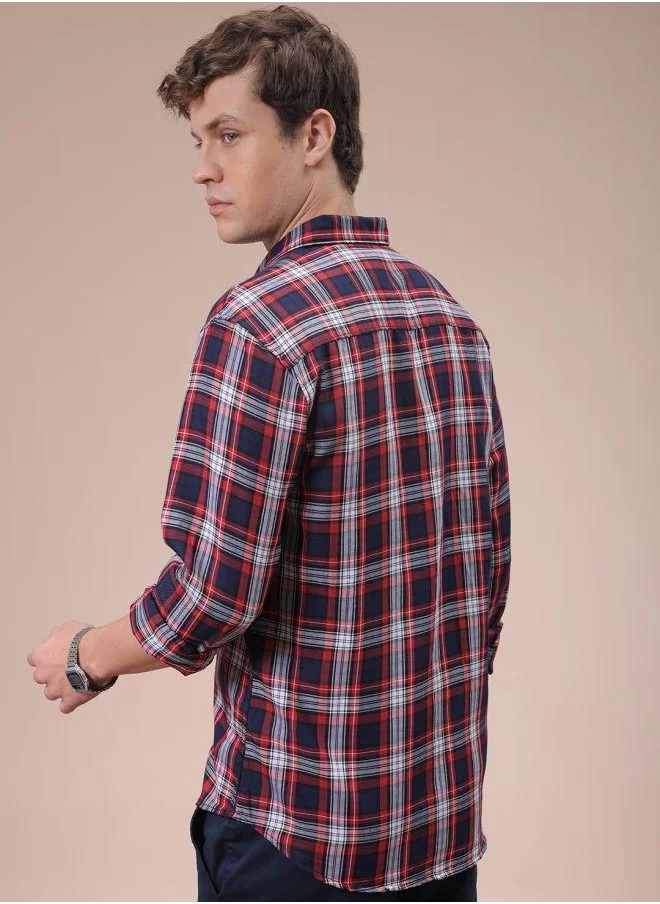 The Indian Garage Co Men Slim Fit Checkered Full Sleeves Cutaway Collar Casual Shirt