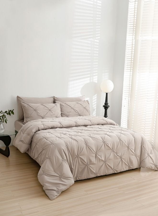 لونا هوم طقم لحاف مقاس كينج، طقم سرير مفرش 6 قطع، مطيات بينتك، لون بيج. - Image 4