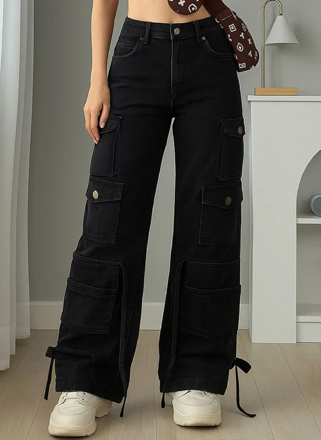 ساسافراس High-Rise Black Cargo Jeans for Women