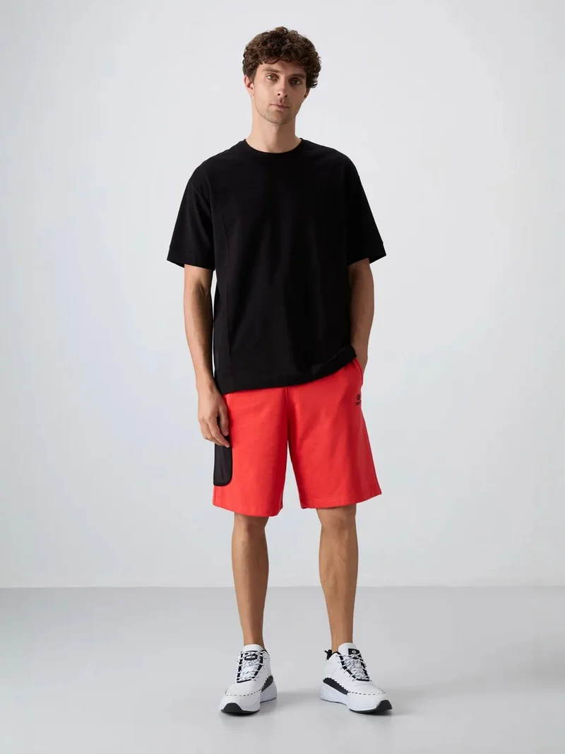 تومي لايف TOMMY Men's Wide-leg Cargo Shorts