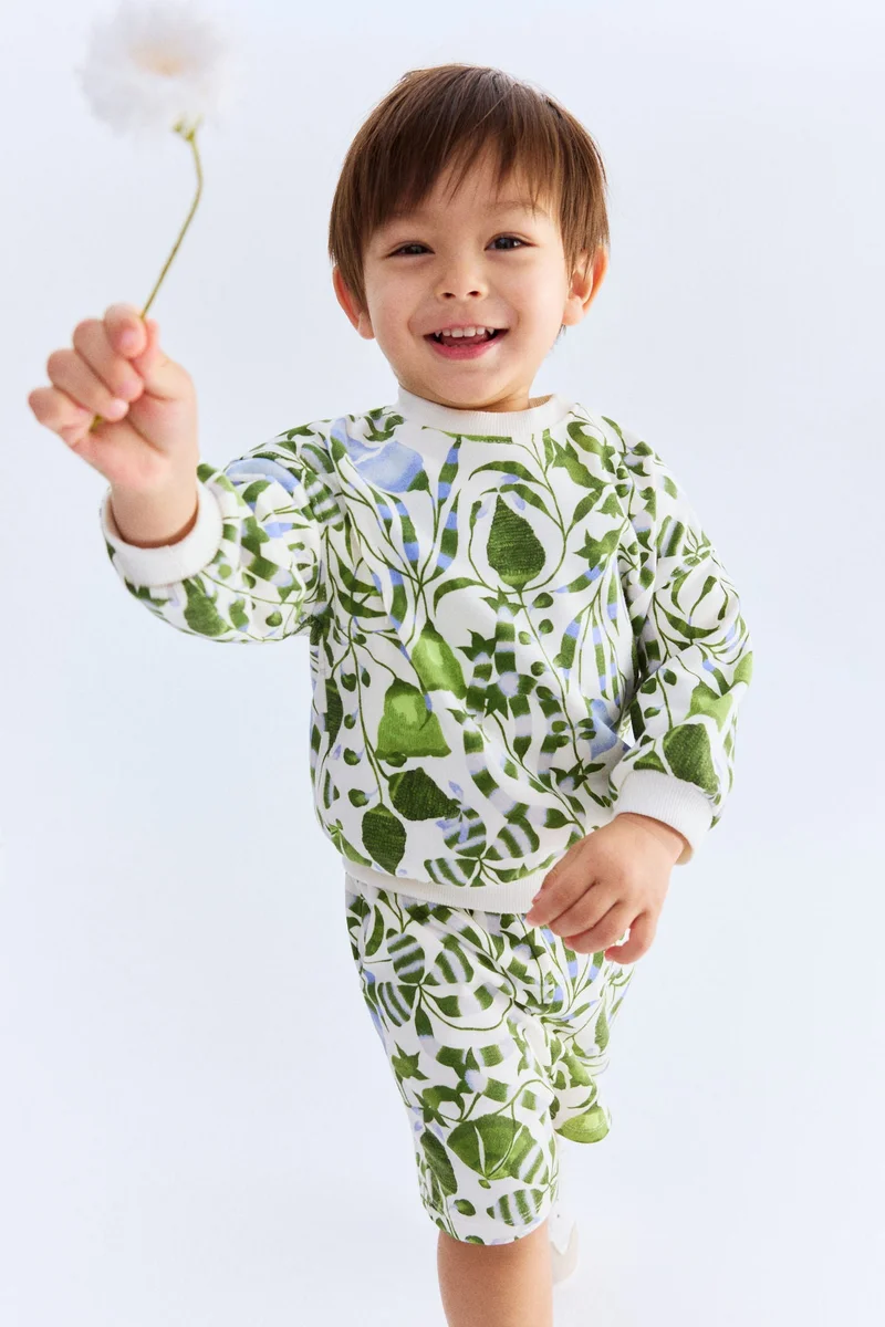 H&M 2-piece printed sweatshirt and shorts set