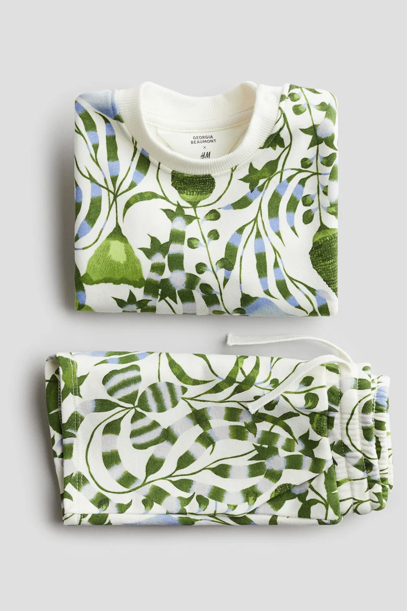 H&M 2-piece printed sweatshirt and shorts set