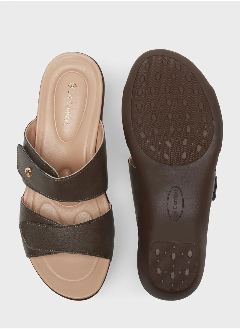 لو كونفورت Double Strap Wedge Sandals