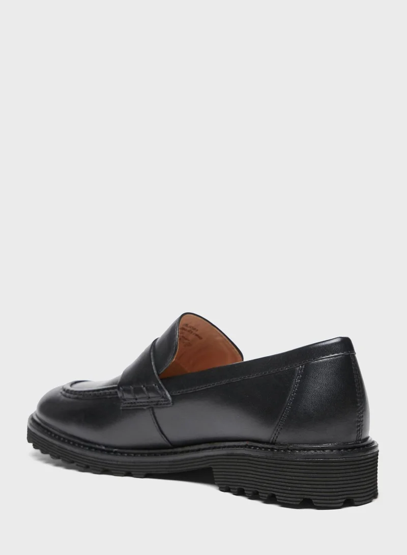 سيليست Formal Slip Ons
