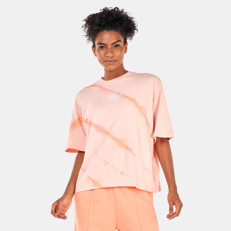 Nike Women's Sportswear Boxy T-Shirt