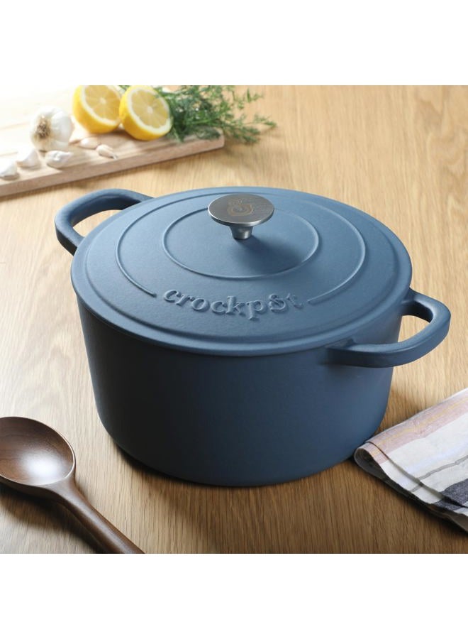 Crock-Pot Crock Pot Artisan 7-Quart Round Dutch Oven - Matte Navy Blue - Image 4