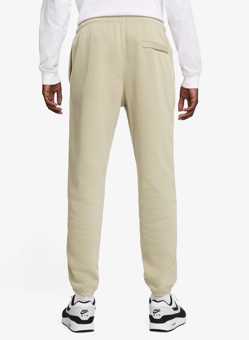 Nike Club Basketball Cuffed Track Pants - Image 2