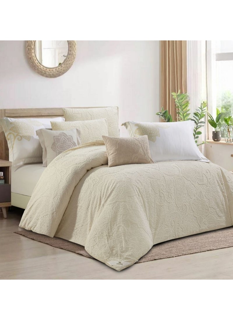 Hours comforter set with soft, silky jacquard fabric and a modern and distinctive pattern that satisfies all tastes 8 pieces king size