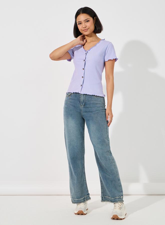 ستايلي بلوزة محبوك بتفاصيل مضلعة مع أزرار - Image 2