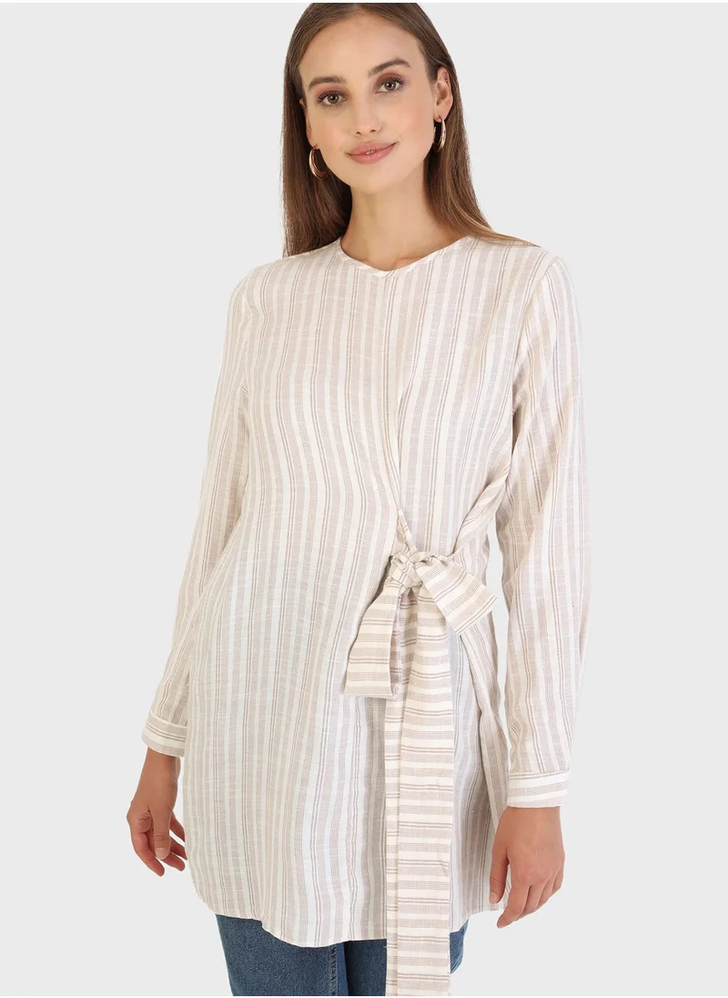 Tavin by Modanisa Belt Detail Striped Tunic