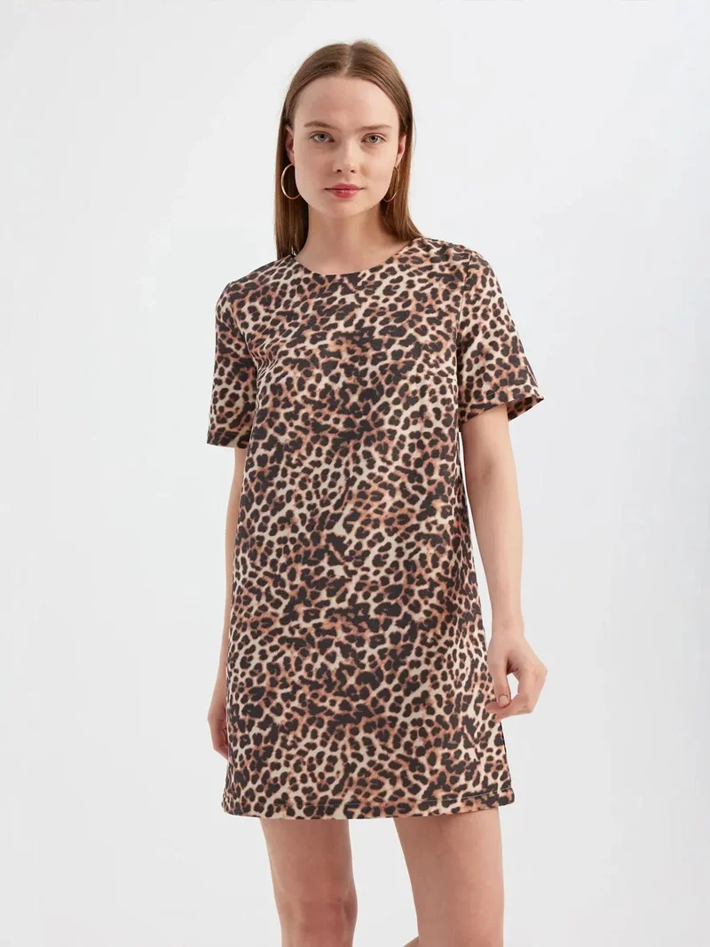 زوبعة فستان قصير بياقة مستديرة وطبعة حيوانات