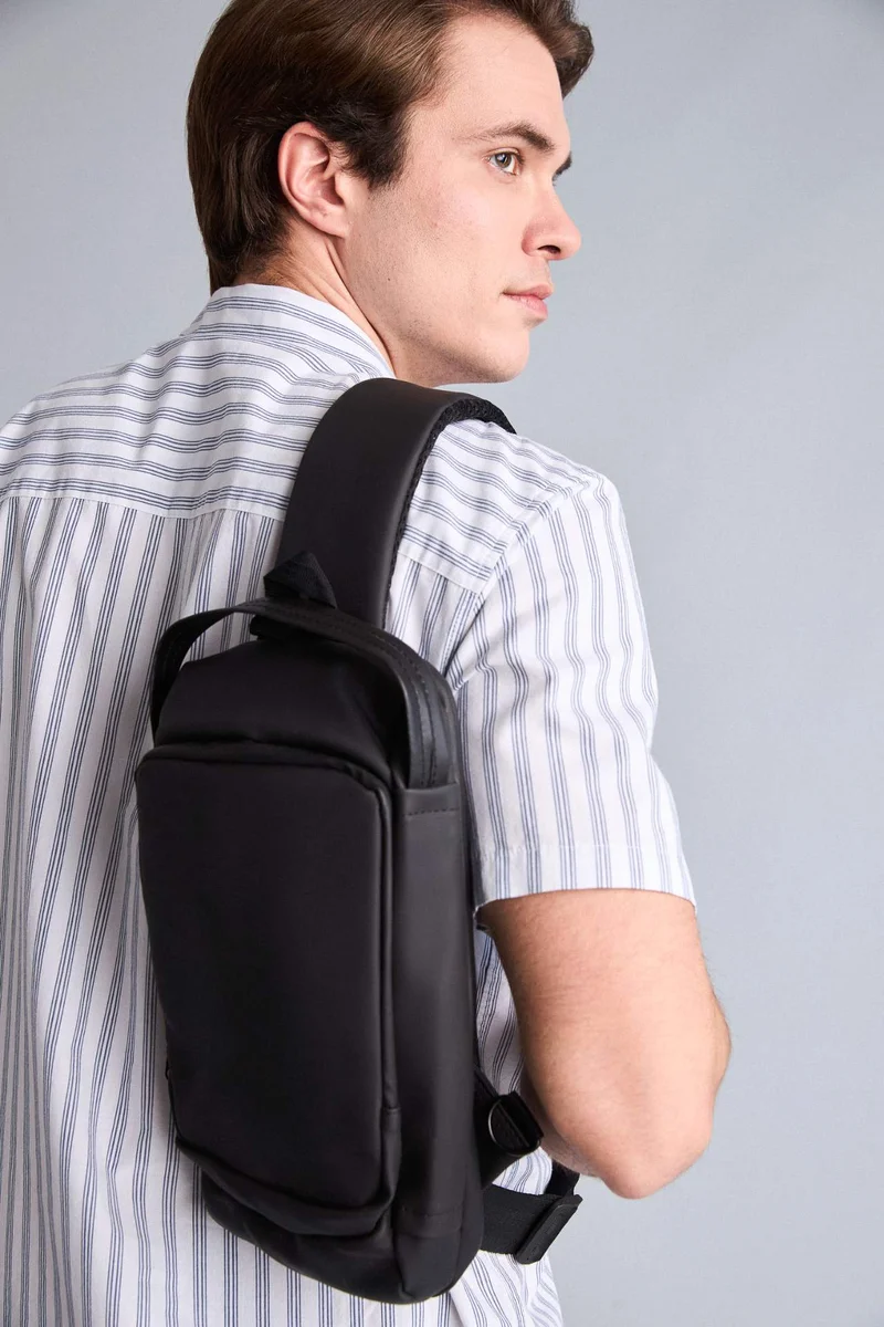 ديفاكتو Man Faux Leather Crossbody Bag