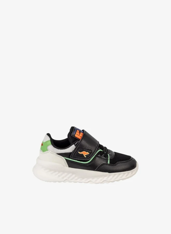 كانغاروس أحذية رياضية للأولاد بنمط الألوان مع إغلاق بشريط لاصق