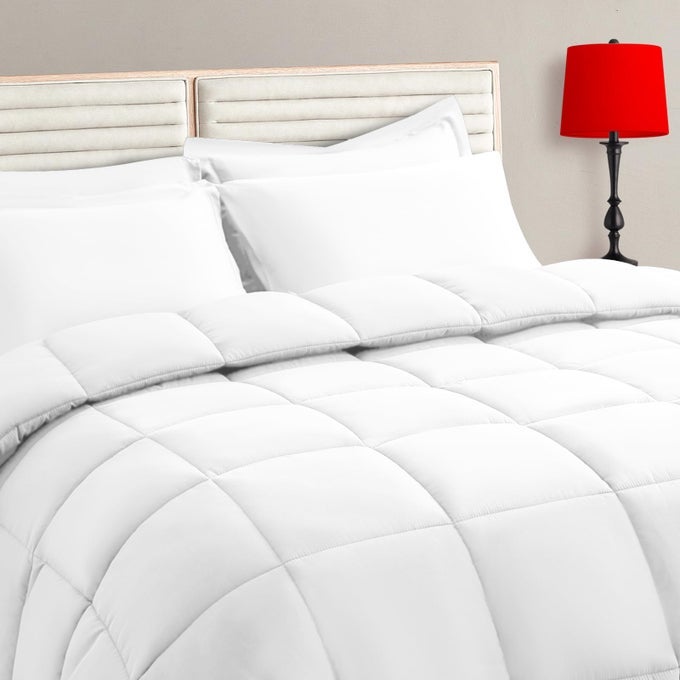 WHITE QUEEN SIZE COMFORTER SET 7 PIECES BED IN A BAG BEDDING SETS WITH ALL SEASON SOFT QUILTED WARM FLUFFY REVERSIBLE COMFORTERFLAT SHEETFITTED SHEET2 PILLOW SHAMS2 PILLOWCASES