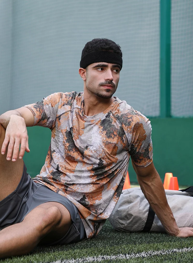 Campus Sutra Campus Sutra Men's Charcoal Black & Rust Orange Blur-Imprint Activewear T-Shirt For Casual Wear | Crew Neck | Short Sleeves | Jersey T-Shirt Crafted With Comfort Fit For Everyday Wear