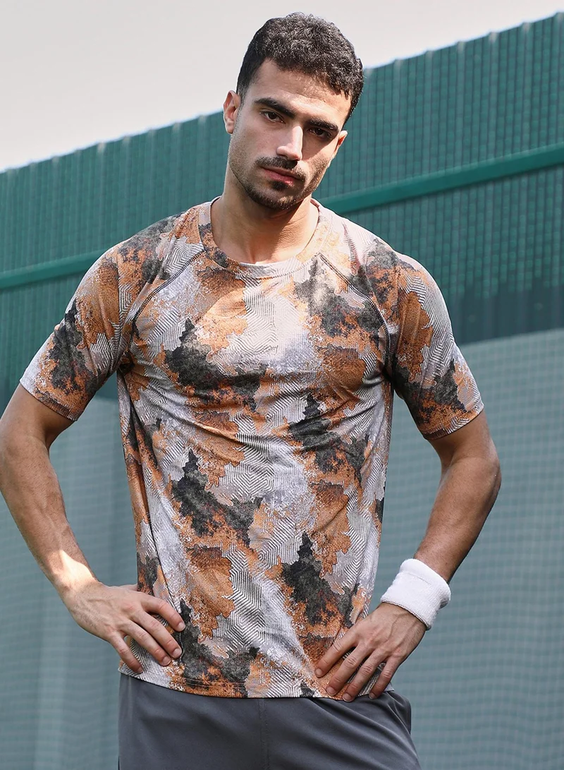 Campus Sutra Campus Sutra Men's Charcoal Black & Rust Orange Blur-Imprint Activewear T-Shirt For Casual Wear | Crew Neck | Short Sleeves | Jersey T-Shirt Crafted With Comfort Fit For Everyday Wear