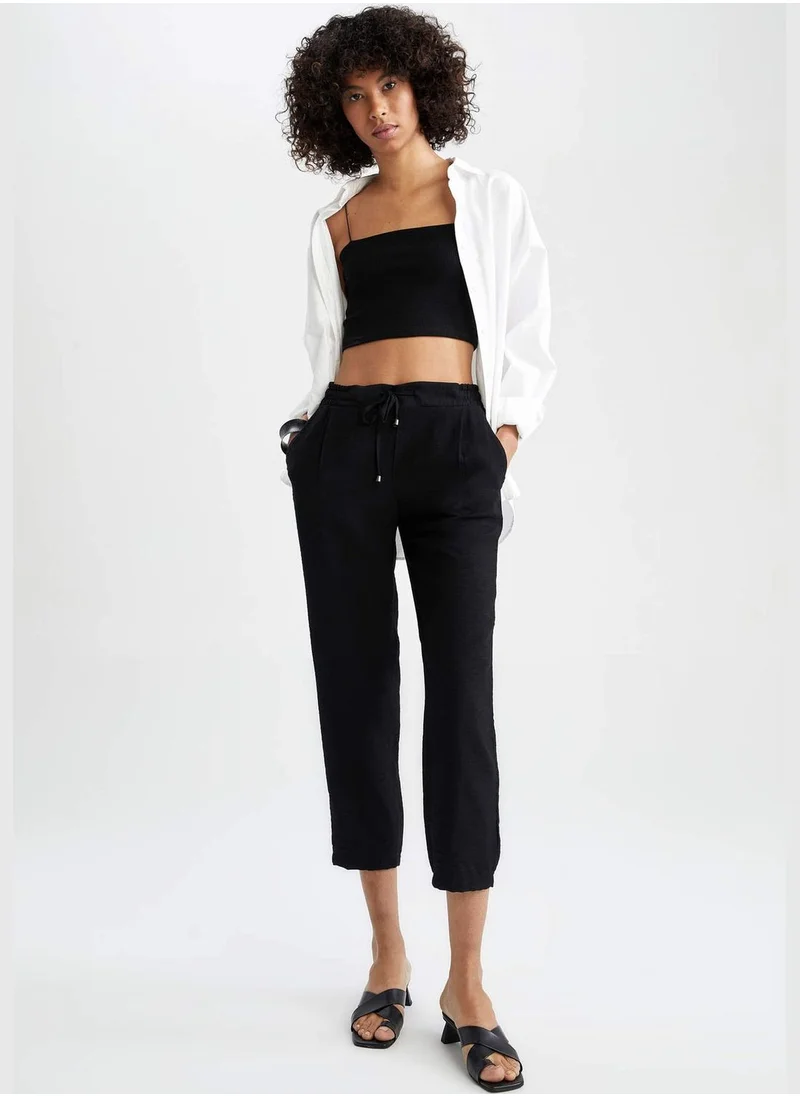 ديفاكتو Woman Jogger Fit Woven Trousers