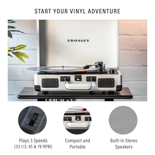 Crosley كروسلي CR8005DP-WF كروزر بلس فينيل ريكورد بلاير بتقنية بلوتوث 3 سرعات في حقيبة، أبيض مزرعة - Image 2