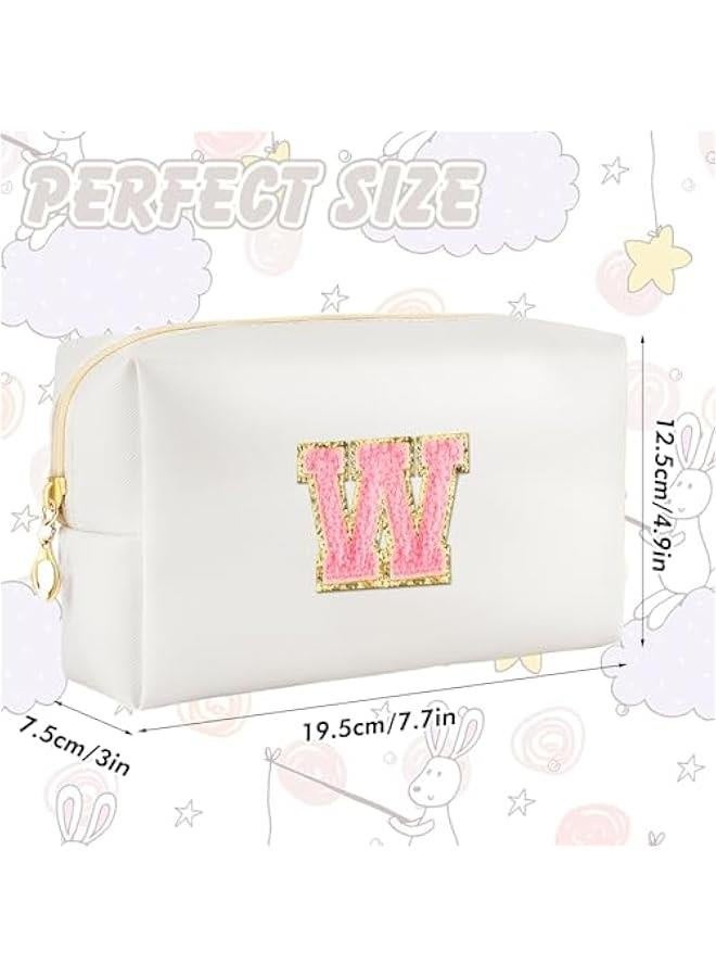 حقيبة مكياج مخصصة للسفر صغيرة وجميلة من جلد PU مع حروف شانيلي بيضاء، حقيبة مكياج مقاومة للماء بفتحة سحاب، منظم أدوات العناية الشخصية للنساء والفتيات والأصدقاء. - Image 4