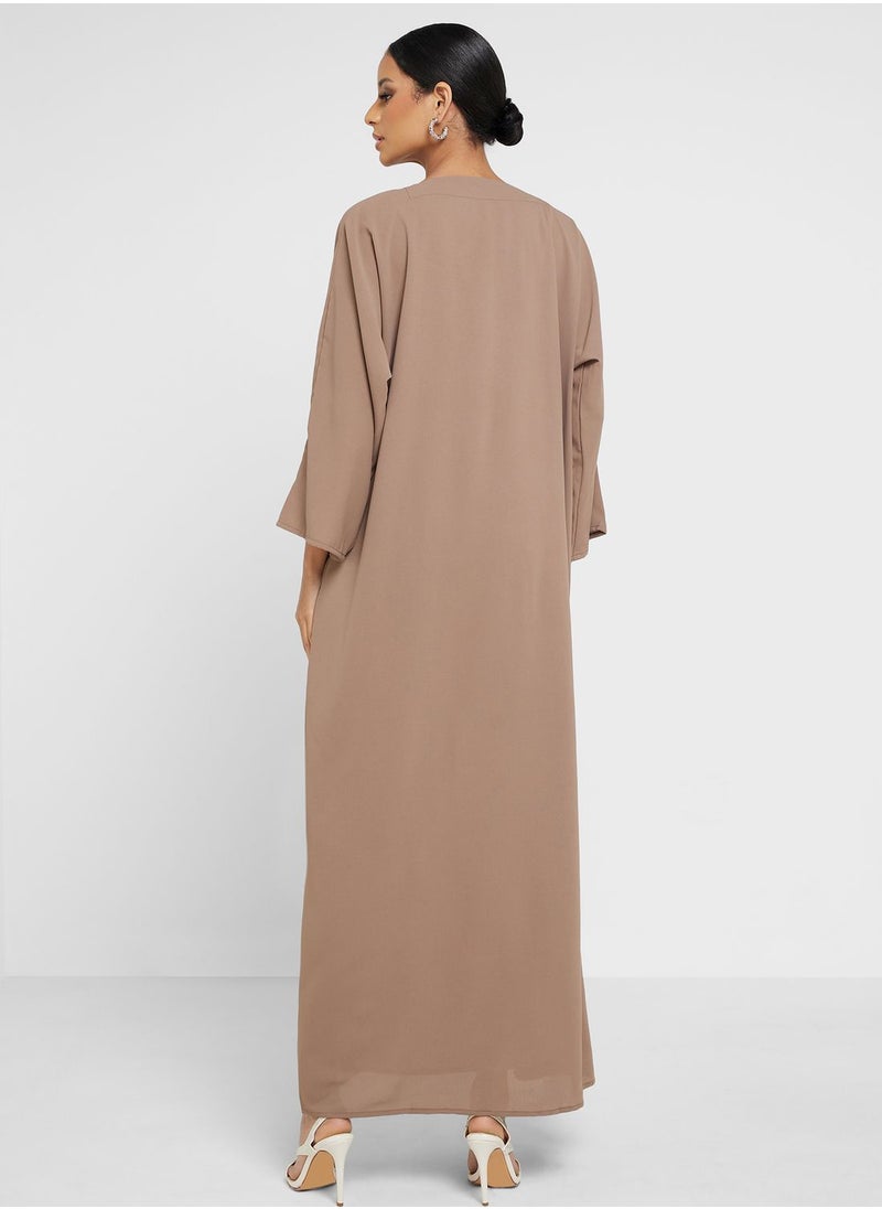 Khizana - Closed Abaya - Image 1