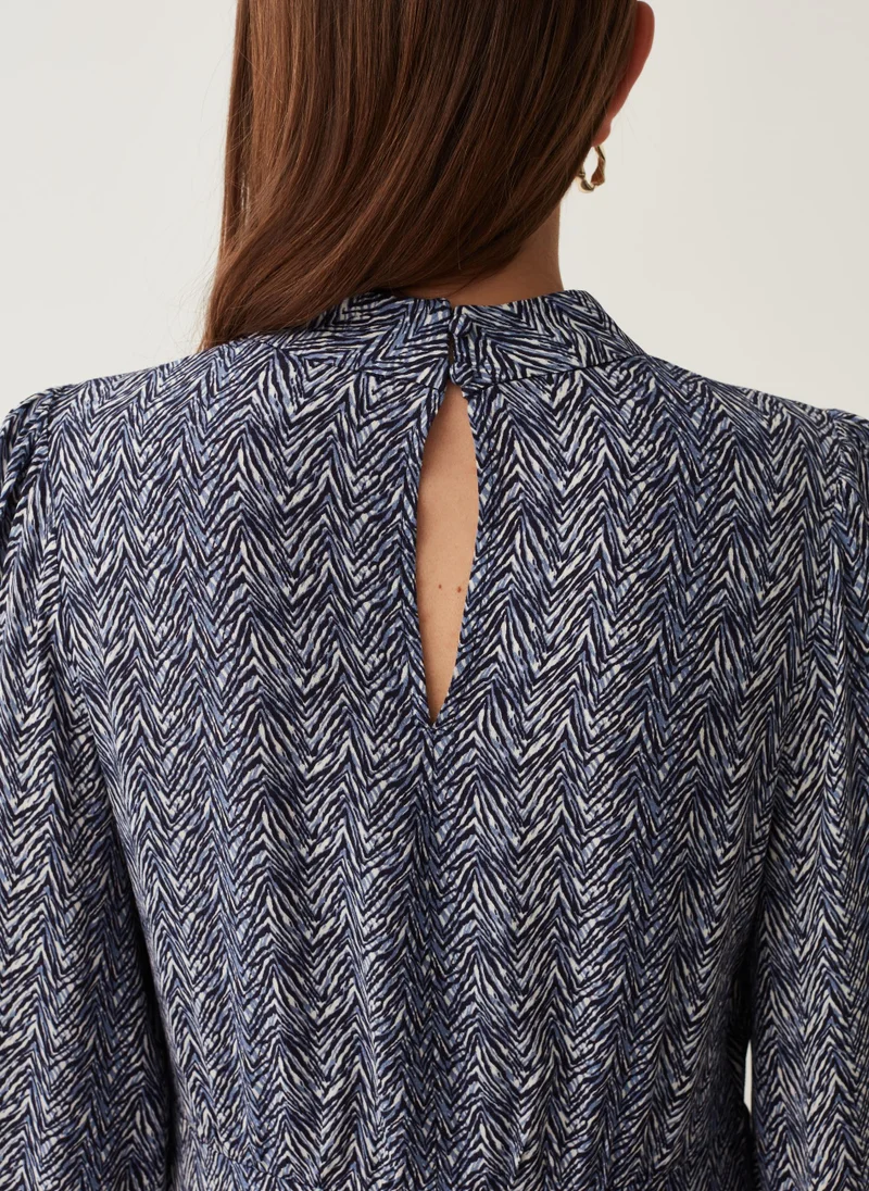 او في اس Short dress with herringbone print