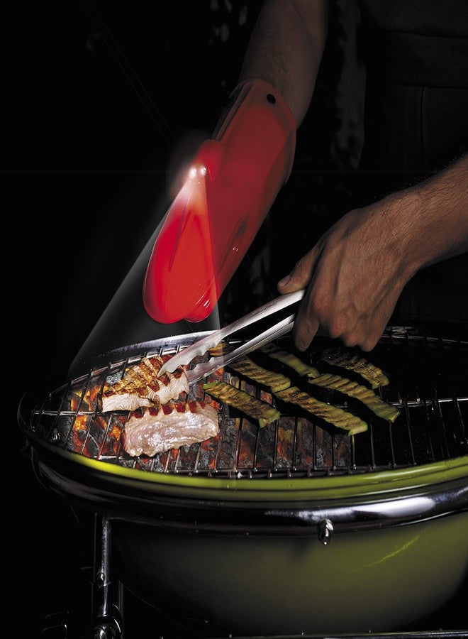 Mastrad Silicone Oven Mitt with LED Light - Lights Up Oven Or BBQ - Non Slip Grooves and Cotton Lining - Image 3