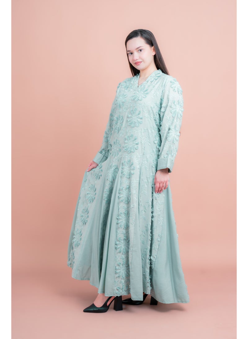 اكسا جلابية مطرزة بتلات ناعمة - Image 3