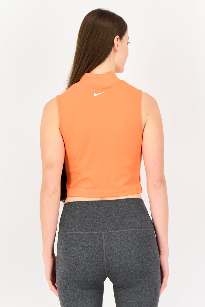 Nike تي شيرت تدريب بدون أكمام ضيق للنساء، برتقالي - Image 3