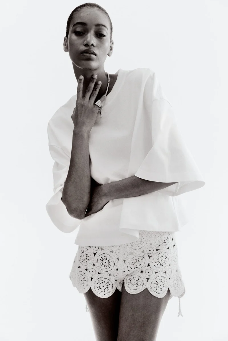 اتش اند ام تي-شيرت قصير