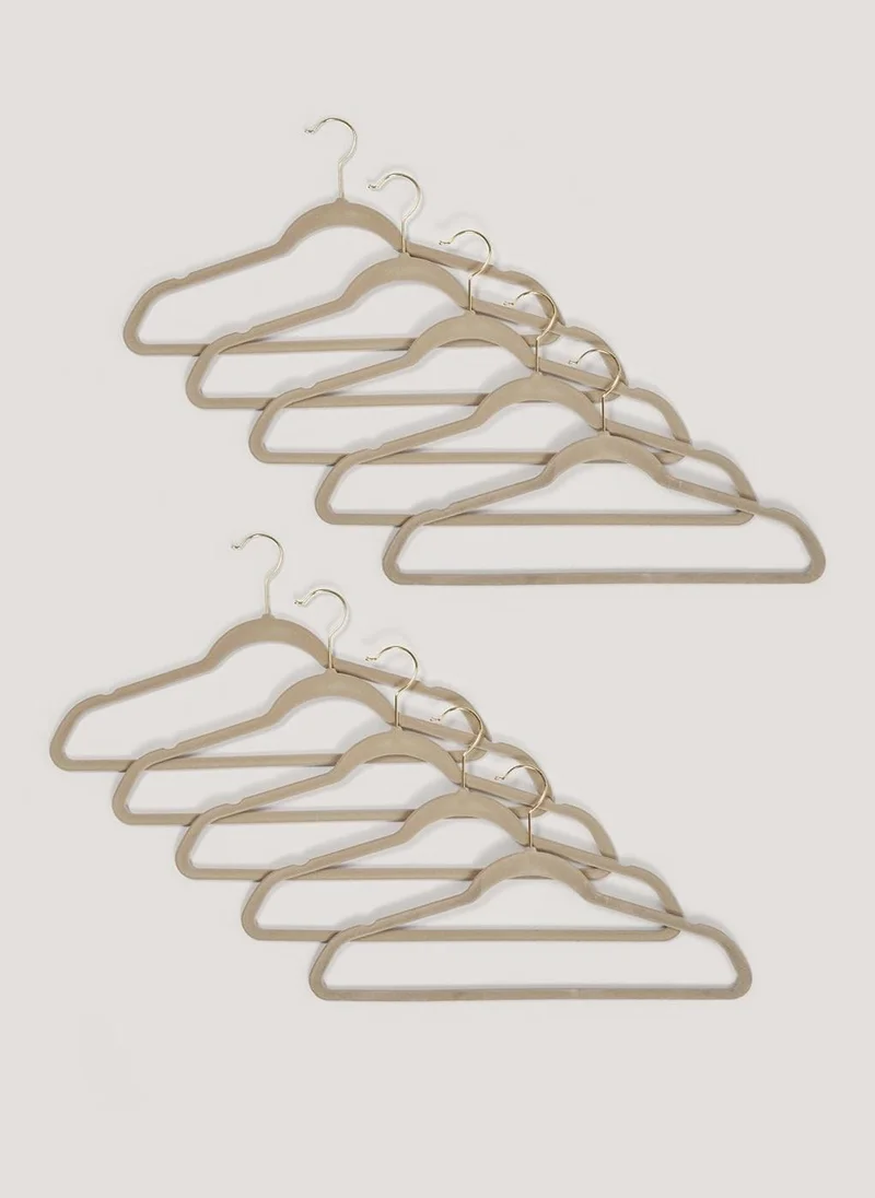 Matalan 10 Pack Beige Velour Hangers (45cm x 24cm)