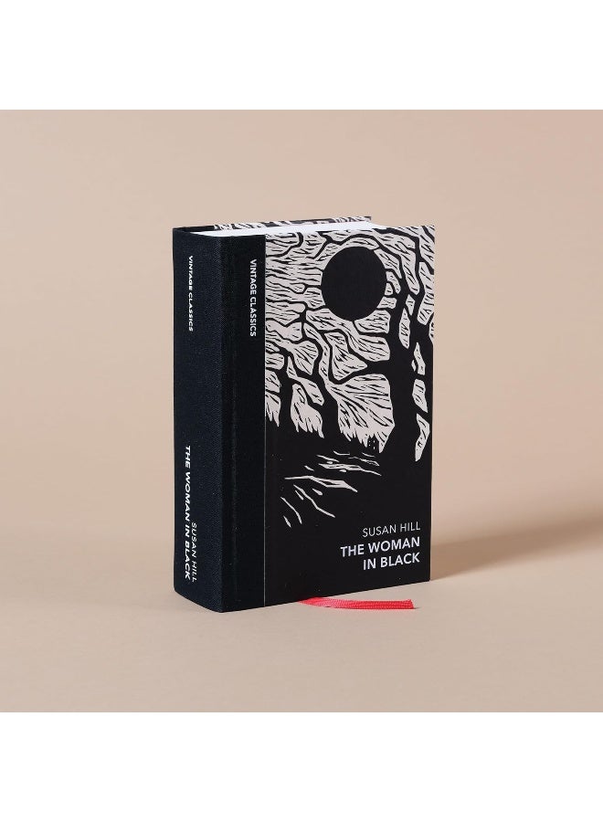 Vintage Classics The Woman in Black and Other Ghost Stories: A special edition of the gothic novel  - Image 2