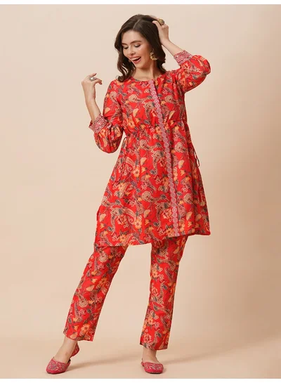 globus Women Round Neck Floral Print Drawstring Detail Tunic & Mid-Rise Pants Fusion Co-Ord Set