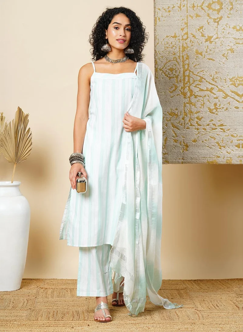 جلو باص جلوبس سترة نسائية مخططة مع بنطلون ودوباتا