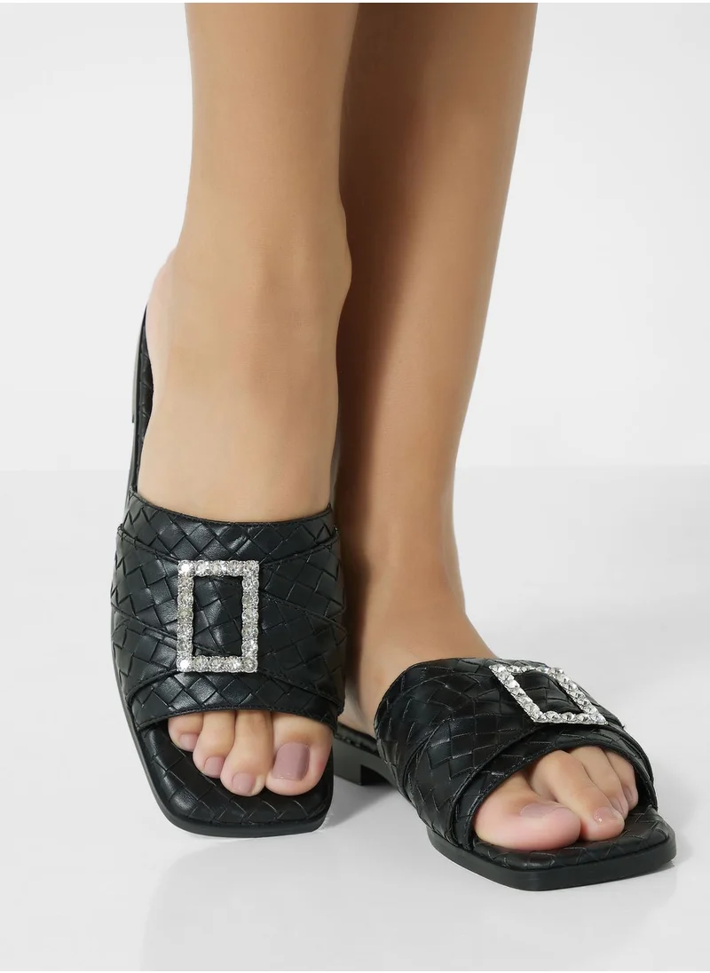 خزانة Woven Square Toe Flat Sandal