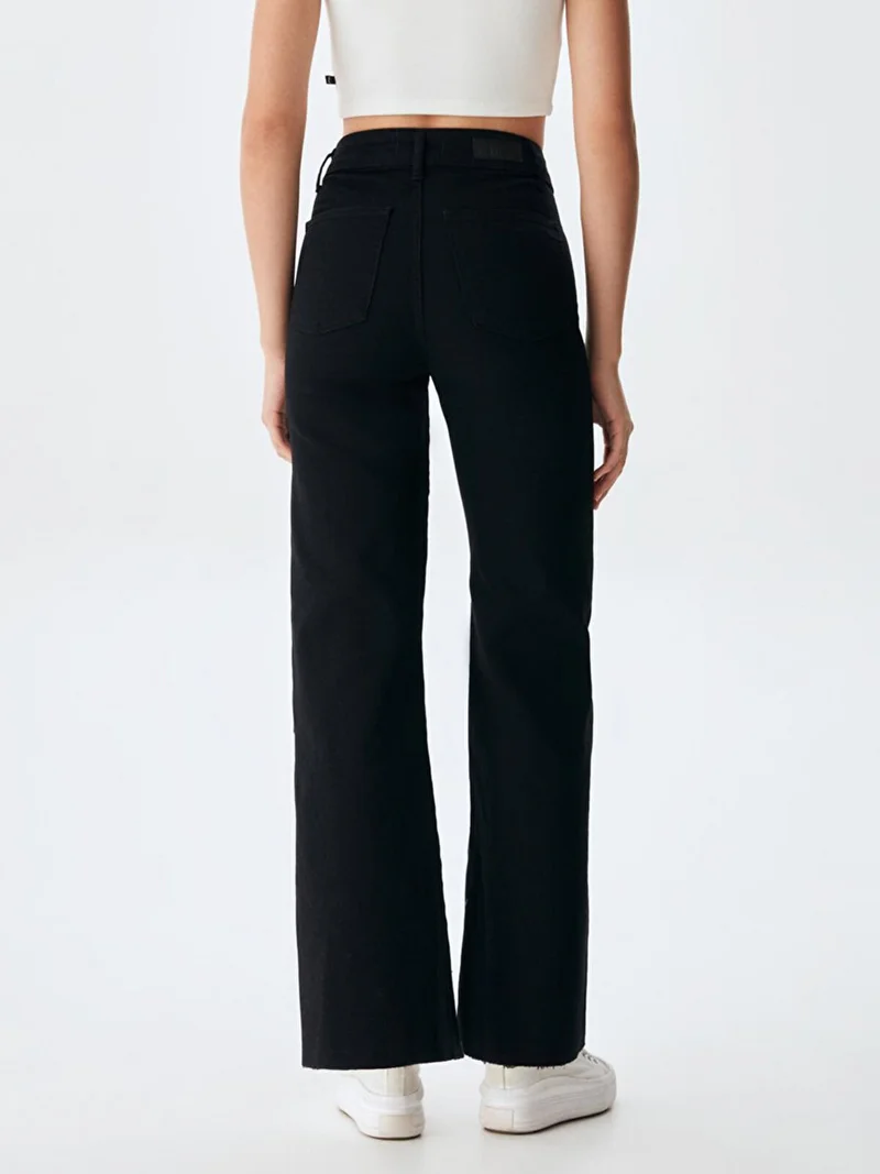 ال تي بي Women's Danelle Relaxed Leg Jeans