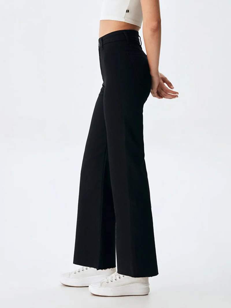ال تي بي Women's Danelle Relaxed Leg Jeans