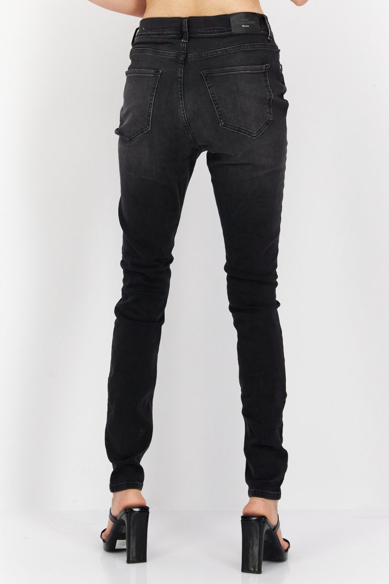 Only Carmakoma Women Skinny Fit Stretchable Washed Denim Jeans, Black - Image 4