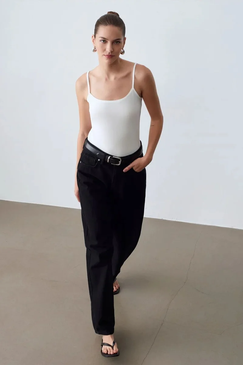 Dilvin White DILVIN Slim-fit Sleeveless Square-neck Blouse for Women | Best Price UAE