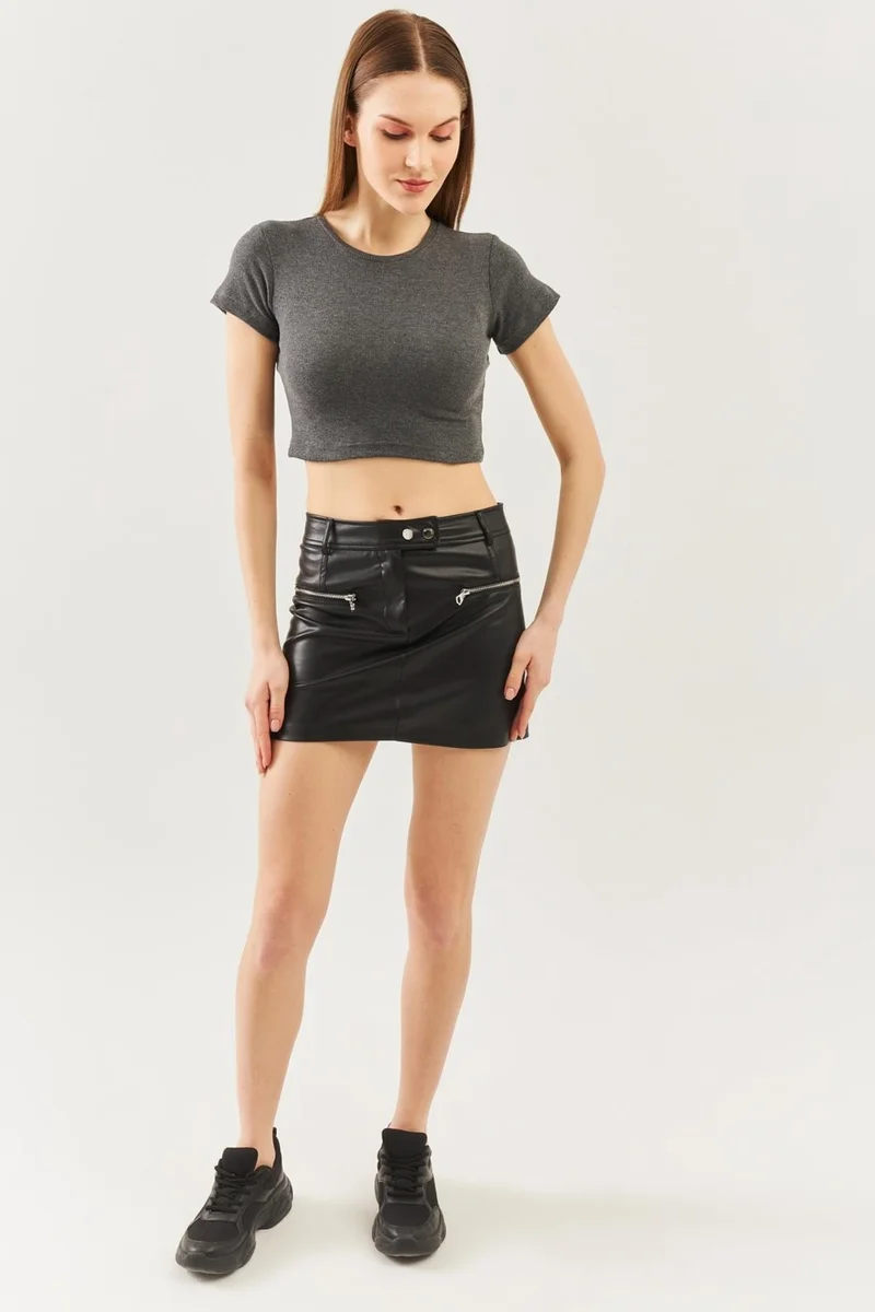 بوتيكجيز Füme Kısa Kol Bisiklet Yaka Vücuda Oturan %100 Pamuklu Kaşkorse Esnek Crop Bluz