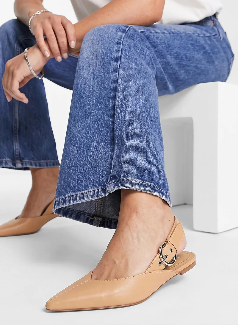 Pointed-toe sling-back flat sandals