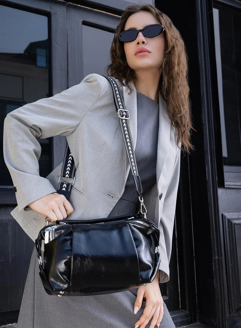 Haute Sauce  Solid Zip Lock Regular Vegan Leather Hand Bag For Women for Women | Best Price UAE