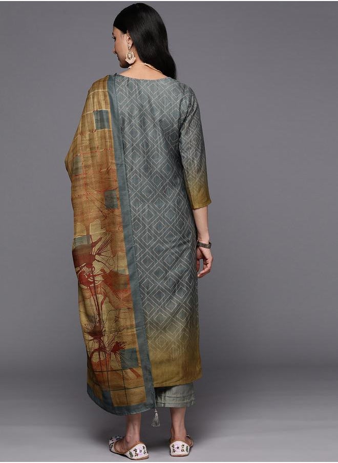 Libas Silk Embroidered Kurta with Solid Trousers and Printed Dupatta Set by Styli  - Image 3